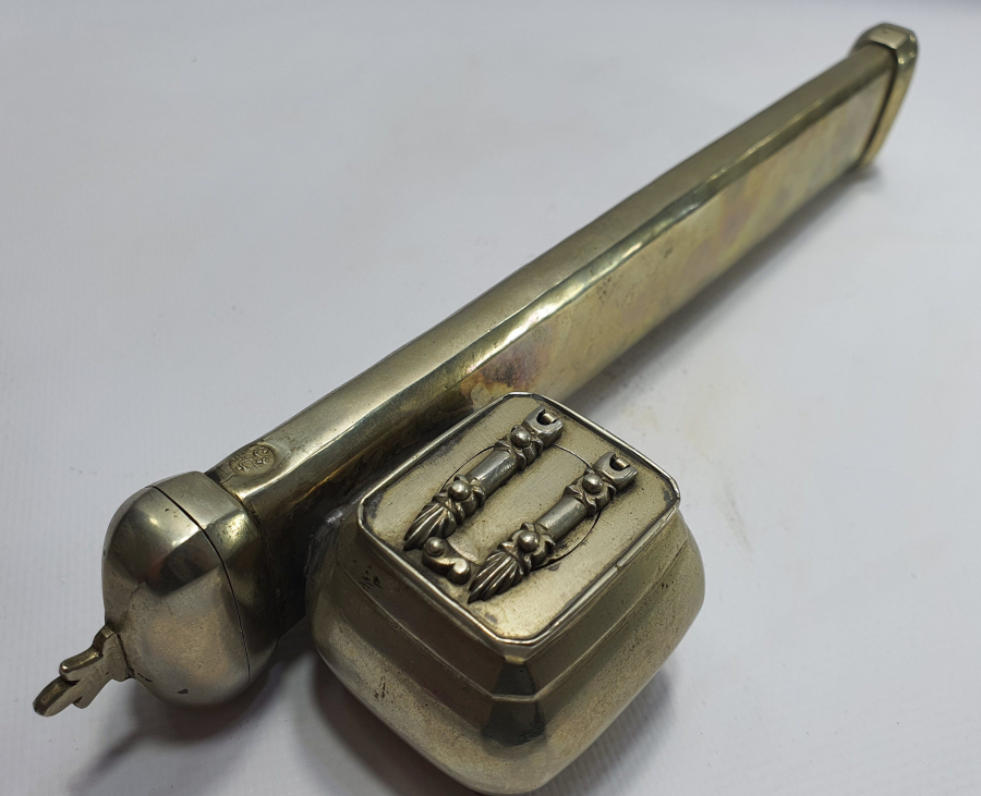 OSMANLI DÖNEMİ DÜŞÜK AYAR GÜMÜŞTEN MAMUL ÇİFT USTA DAMGALI DİVİTLİK