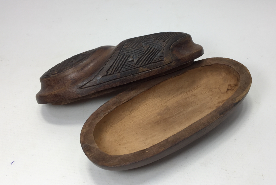 OSMANLI DÖNEMİ ÜZERİ İŞLEMELİ AHŞAP DİKİŞ KUTUSU