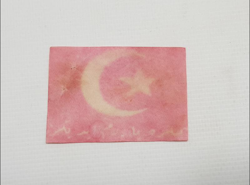 OSMANLICA YETİMLERE YARDIM EDİNİZ YAZILI BAYRAK YAKA KARTI