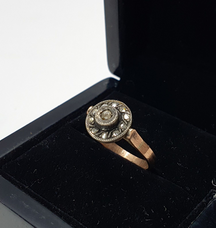 ÖZEL KESİM ELMAS TAŞLI YÜZÜK