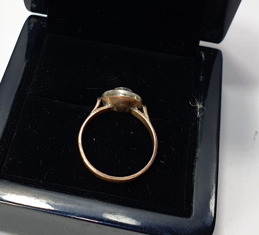 ÖZEL KESİM ELMAS TAŞLI YÜZÜK