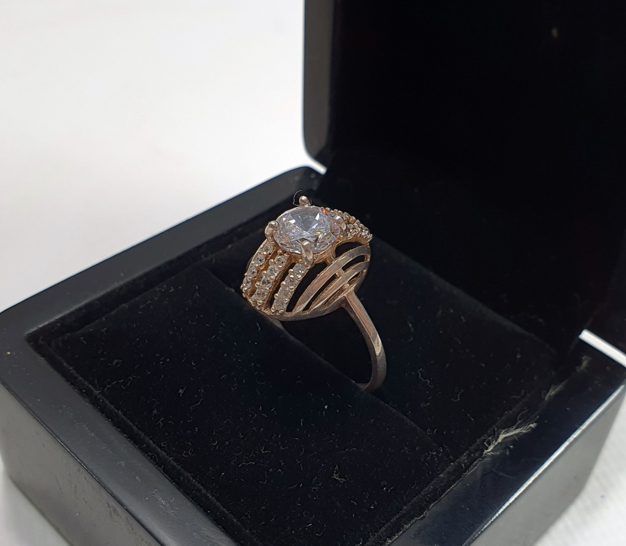 ÜZERİ MARGAZİT TAŞLARLA SÜSLÜ GÜMÜŞ YÜZÜK