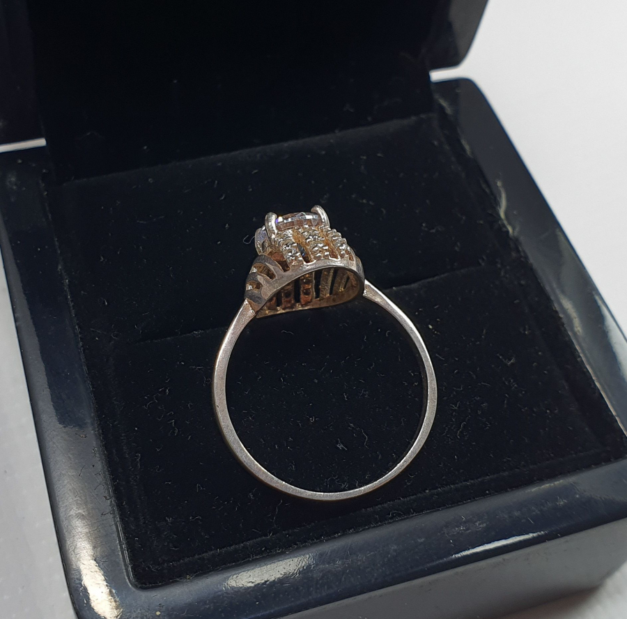 ÜZERİ MARGAZİT TAŞLARLA SÜSLÜ GÜMÜŞ YÜZÜK