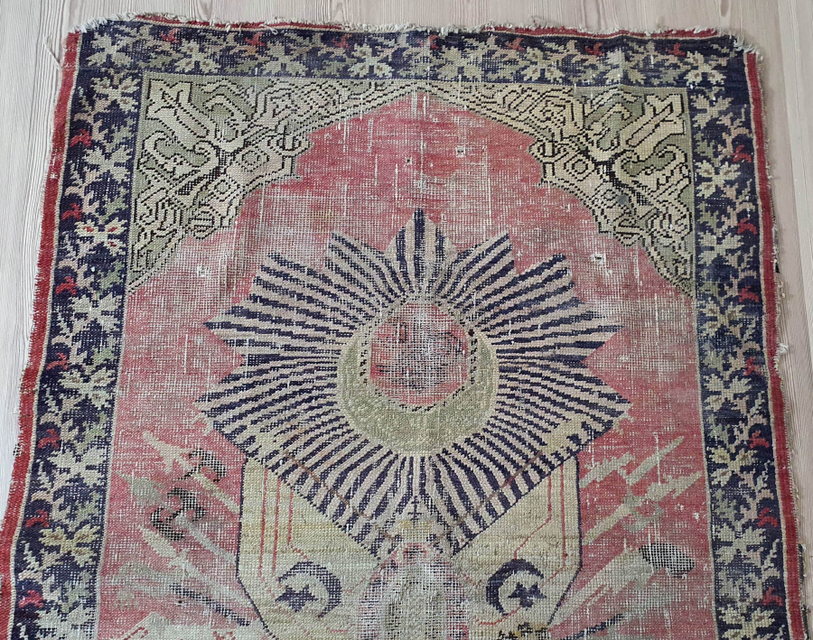 ÜZERİNDE OSMANLI DEVLET ARMASI BULUNAN OSMANLI DÖNEMİ BÜYÜK BOY DUVAR HALISI