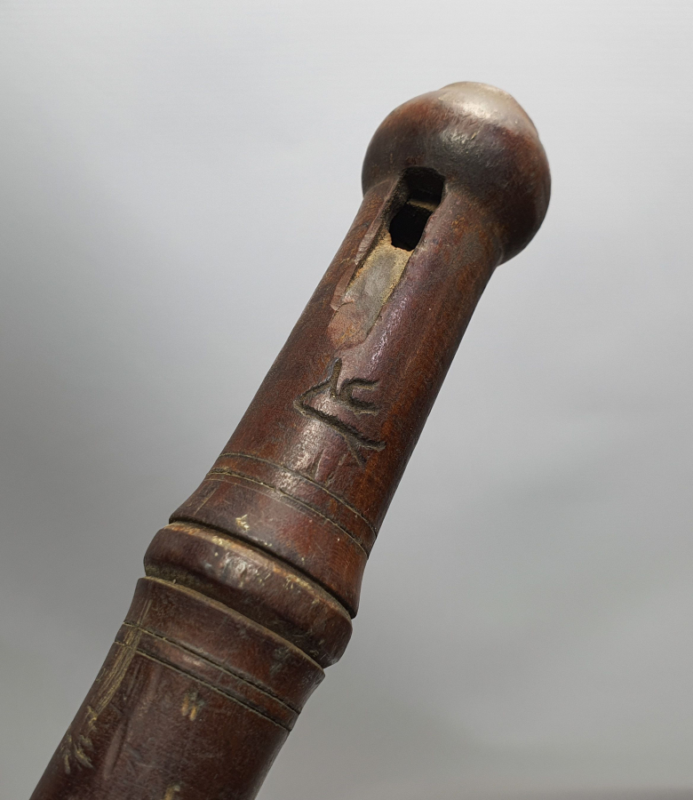 ÜZERİNDE OSMANLICA ALİ YAZAN TELLE İŞİ KAVAL