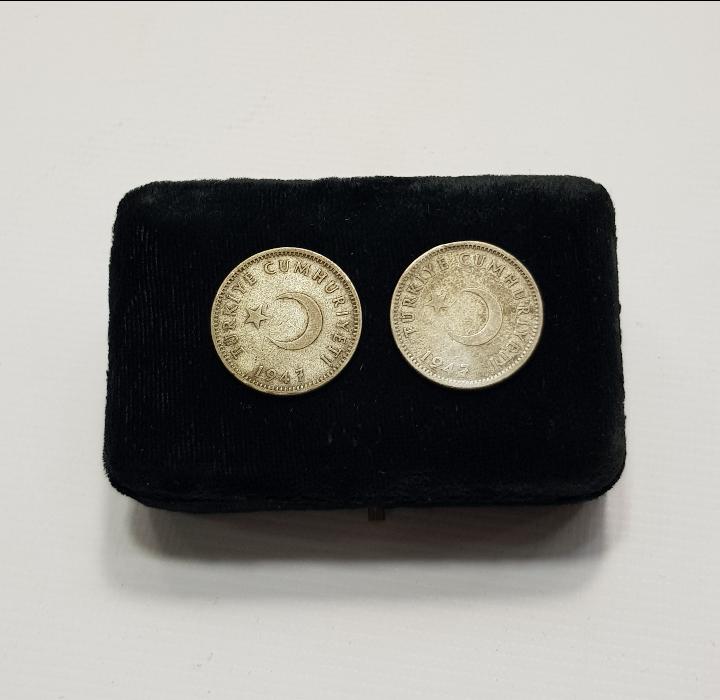 1947 YILI İKİ ADET GÜMÜŞ 1 LİRA