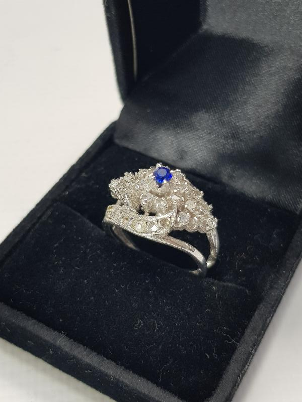 SAFİR TAŞLI PIRLANTA YÜZÜK 