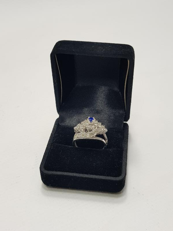 SAFİR TAŞLI PIRLANTA YÜZÜK 