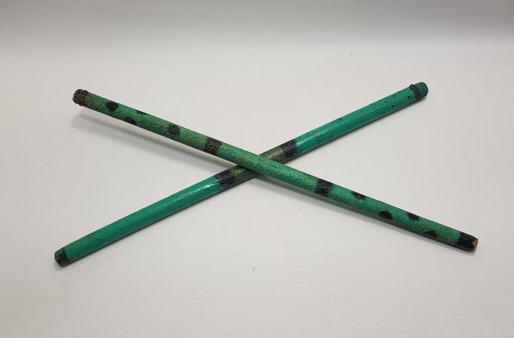 CUMHURİYET İLK DÖNEM İKİ DET AHŞAP ÜZERİ KÖK BOYA CİRİT