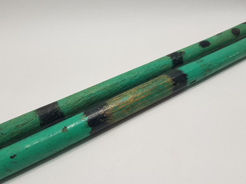 CUMHURİYET İLK DÖNEM İKİ DET AHŞAP ÜZERİ KÖK BOYA CİRİT