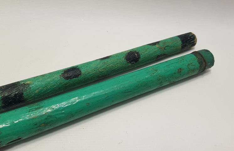 CUMHURİYET İLK DÖNEM İKİ DET AHŞAP ÜZERİ KÖK BOYA CİRİT