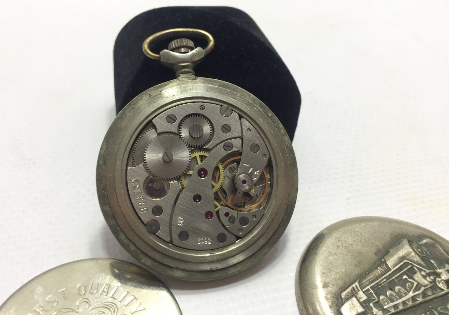 ARKASI TRENLİ SERKİSOF MARKA KURMALI CEP SAATİ