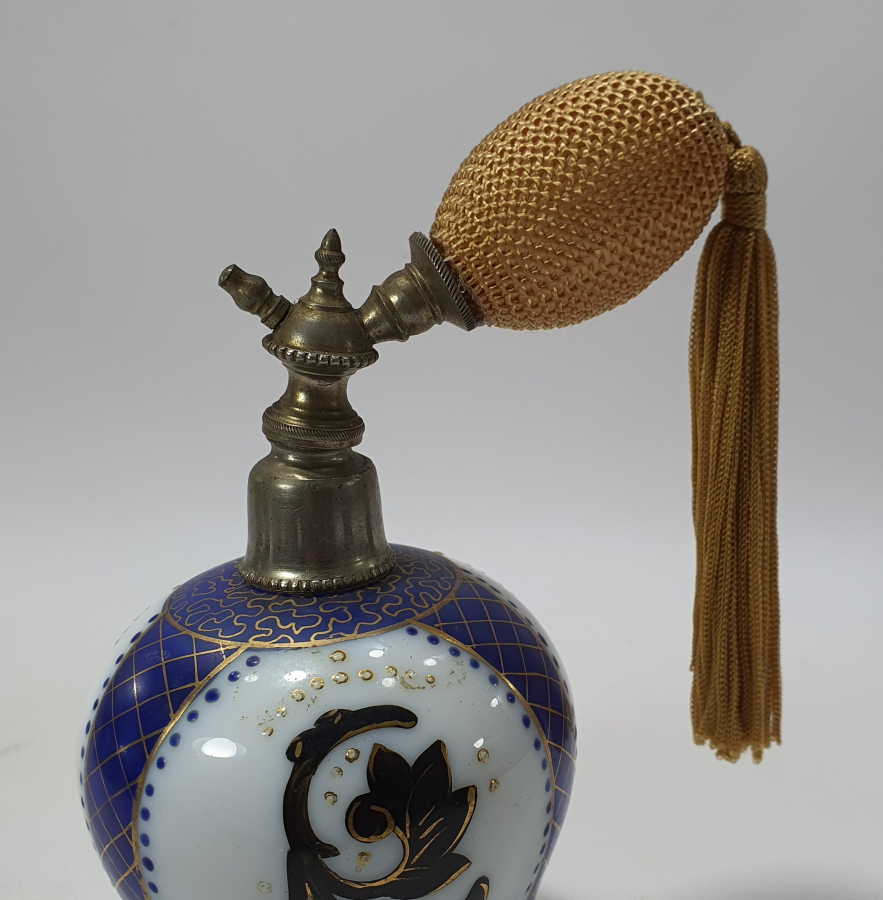 OSMANLI DÖNEMİ OPALDEN MAMUL ALTIN VARAKLI PARFÜM ŞİŞESİ