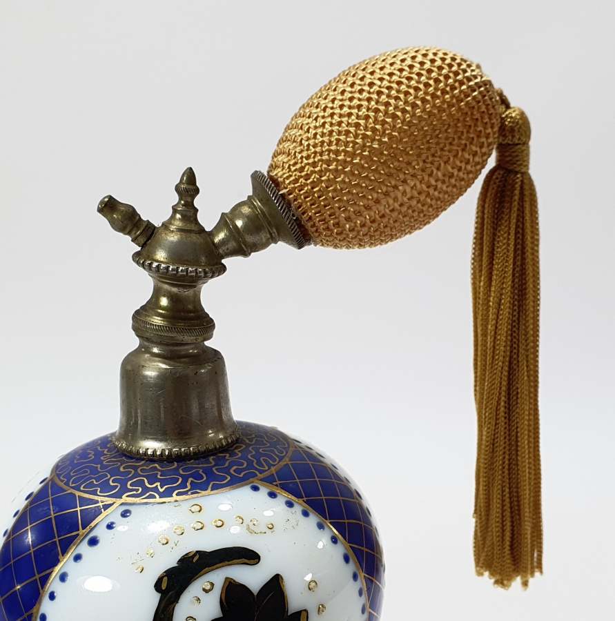 OSMANLI DÖNEMİ OPALDEN MAMUL ALTIN VARAKLI PARFÜM ŞİŞESİ