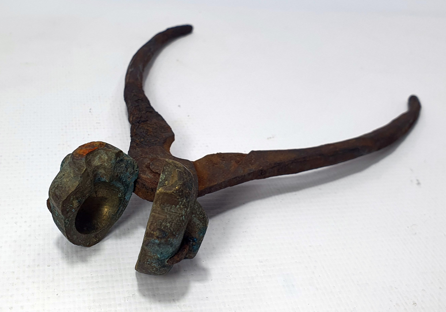 OSMANLI DÖNEMİ PİŞTOV İÇİN KURŞUN DÖKME KALIBI