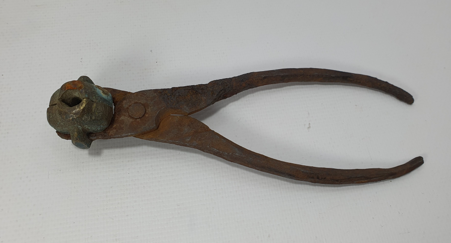 OSMANLI DÖNEMİ PİŞTOV İÇİN KURŞUN DÖKME KALIBI