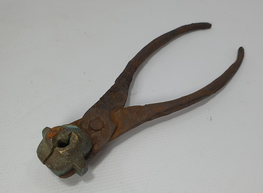 OSMANLI DÖNEMİ PİŞTOV İÇİN KURŞUN DÖKME KALIBI