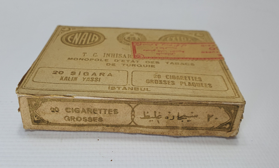 ÜZERİ OSMANLICA VE TÜRKÇE YAZILI CUMHURİYET BAŞI ÇOK NADİR İÇİ DOLU SİGARA KUTUSU