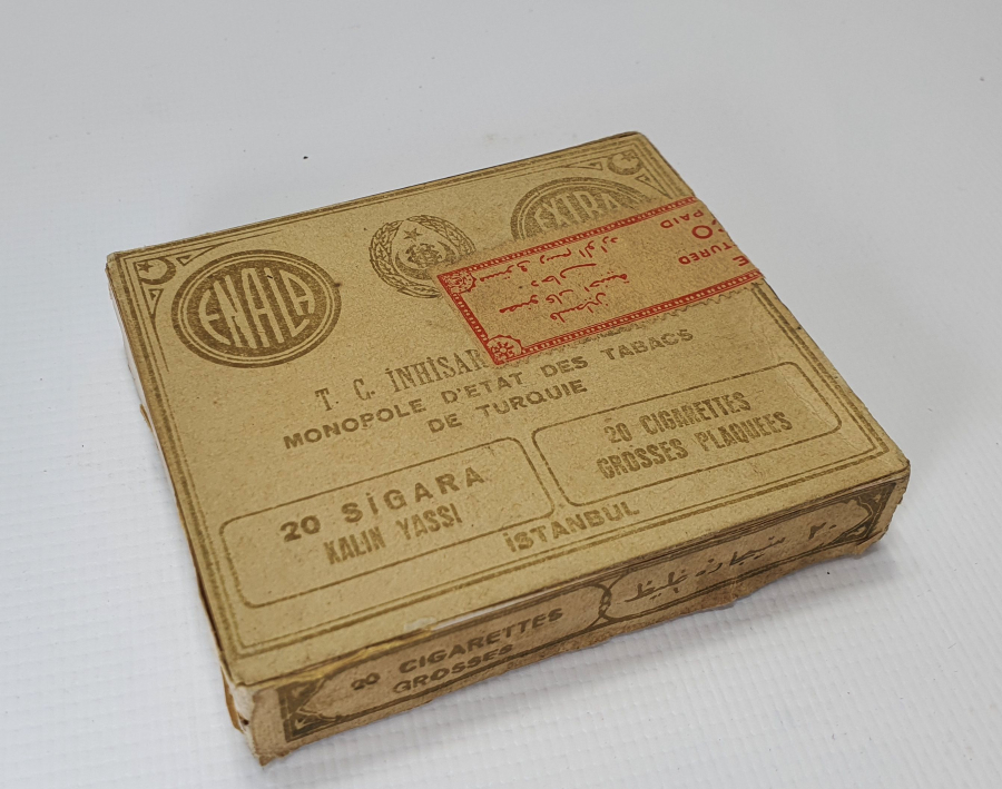 ÜZERİ OSMANLICA VE TÜRKÇE YAZILI CUMHURİYET BAŞI ÇOK NADİR İÇİ DOLU SİGARA KUTUSU