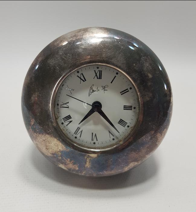 BENITO FAU İMZALI GÜMÜŞ MASA SAATİ 