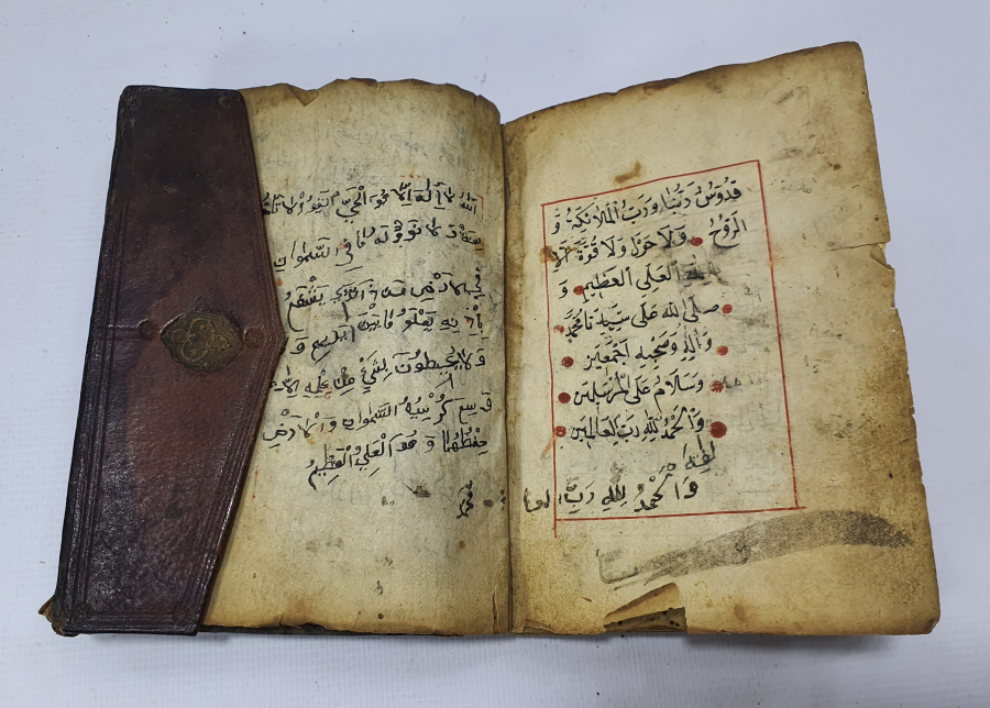 OSMANLI DÖNEMİ 2 ADET SERLEVHASI BULUNAN NADİR FORMDA ENAM -I ŞERİF