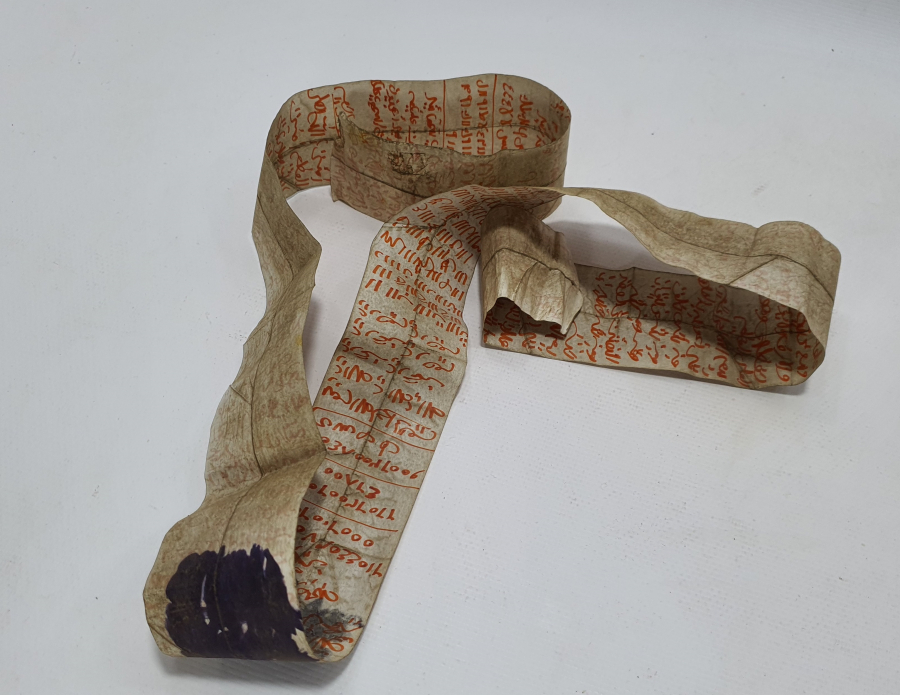 OSMANLI DÖNEMİ SAFRA İLE YAZILMIŞ İÇİNDE EBCEDLER BULUNAN ASKER HAMAYILI