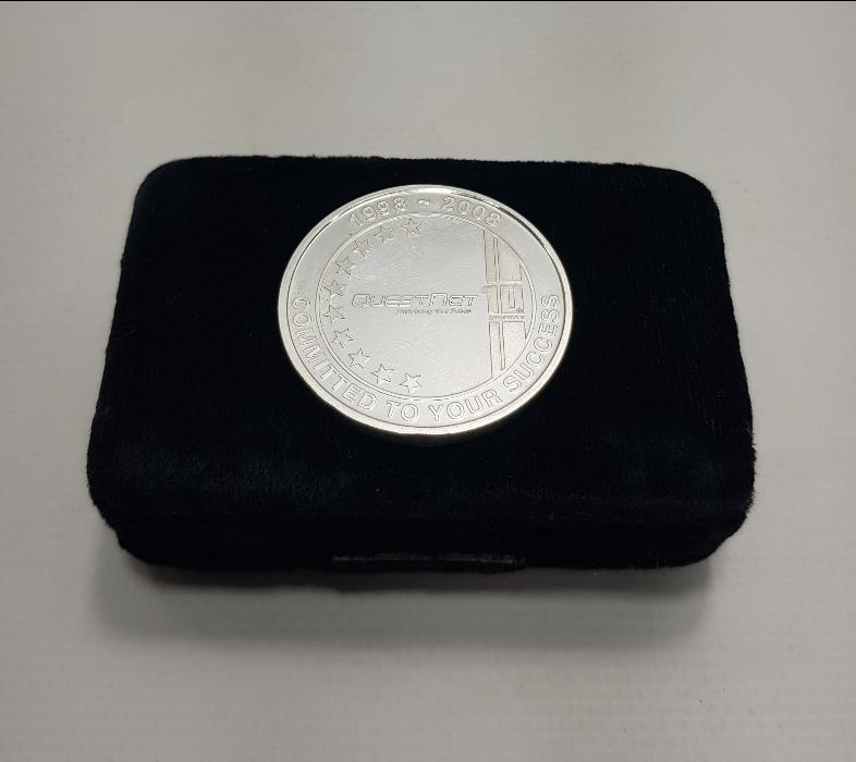 QUESTNET 10. YIL ANISINA GÜMÜŞ MADALYON 