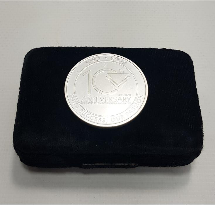 QUESTNET 10. YIL ANISINA GÜMÜŞ MADALYON 