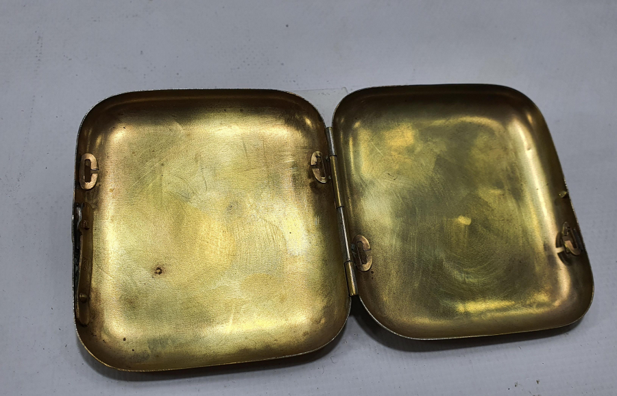 ÜZERİ OSMANLICA YAZILI VE KALEM İŞÇİLİKLİ SİGARA TABAKASI