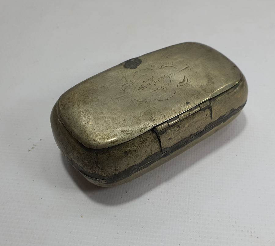 1. DÜNYA SAVAŞI SEYDİ BEŞİR KAMPINDA TUTSAK KALMIŞ BİR ASKERİMİZE AİT SİGARA TABAKASI