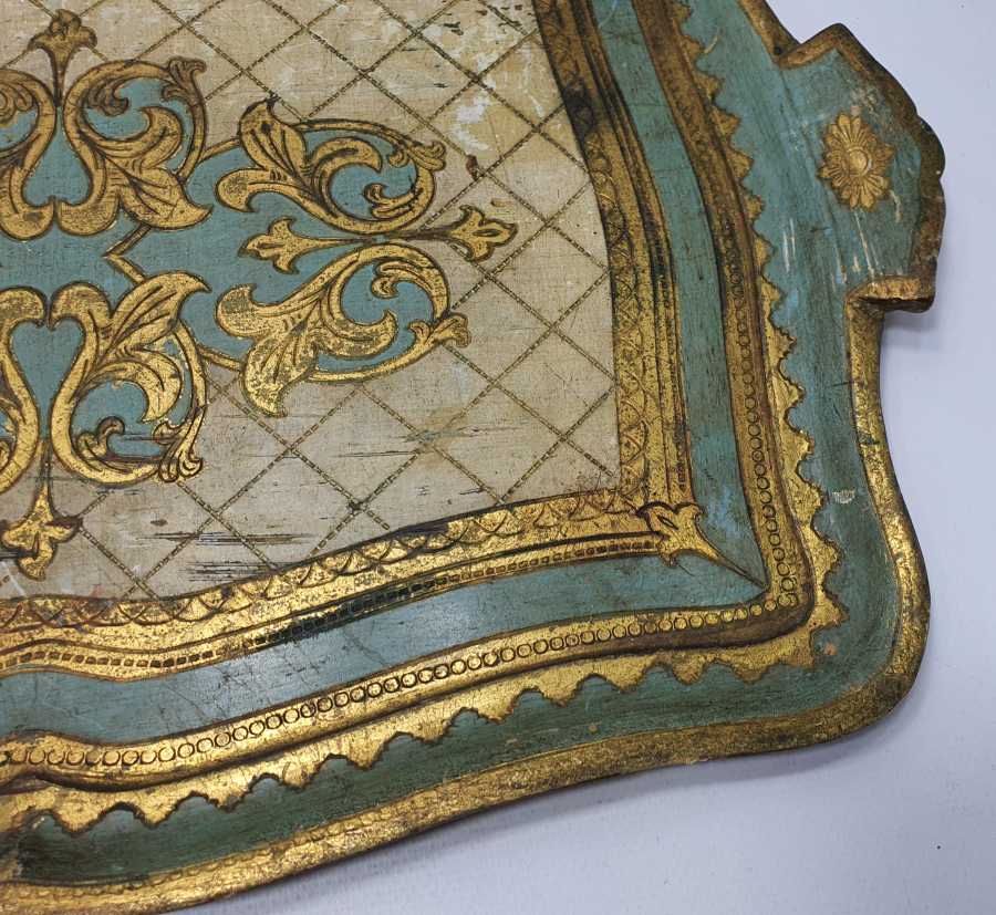 1900 BAŞLARI AHŞAP ÜZERİ ALTIN VERMEYLİ EL YAPIMI NADİR TEPSİ