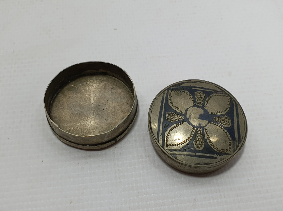 OSMANLI DÖNEMİ ÜZERİ SAVATLI ENFİYE KUTUSU