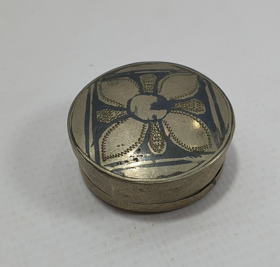 OSMANLI DÖNEMİ ÜZERİ SAVATLI ENFİYE KUTUSU