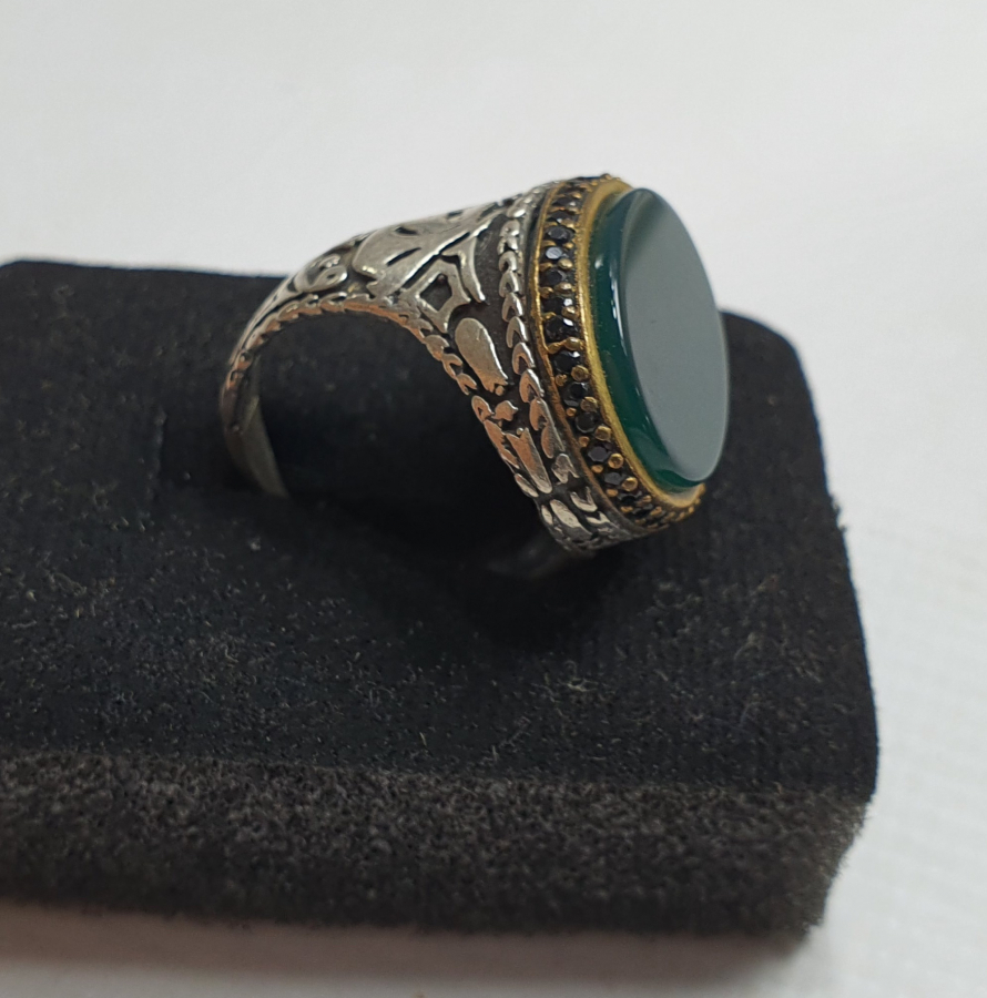 YAN KISIMLARINDA VAV VE MEVLEVİ DERVİŞLERİ BETİMLEMELİ YEŞİM TAŞLI YÜZÜK