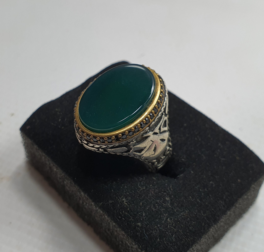 YAN KISIMLARINDA VAV VE MEVLEVİ DERVİŞLERİ BETİMLEMELİ YEŞİM TAŞLI YÜZÜK