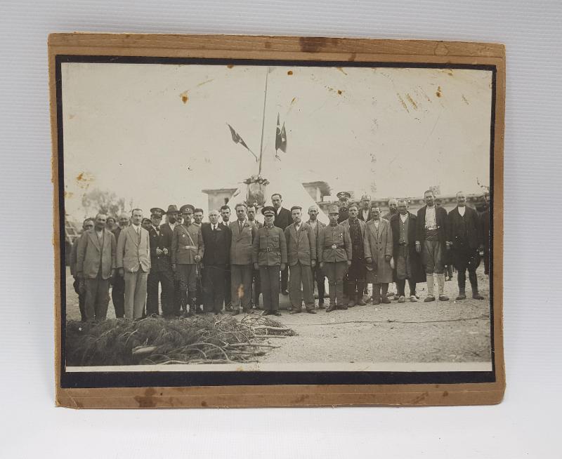 1930'LARDAN BAYRAM KUTLAMASI İKİ ADET PASPARTULU FOTOĞRAF