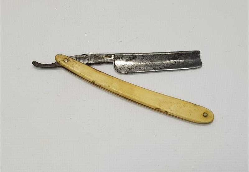 KEMİK SAPLI SOLINGEN USTURA