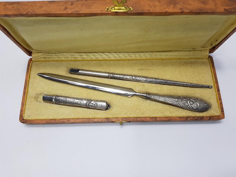 KUTUSUNDA ART DECO GÜMÜŞ YAZI SETİ 