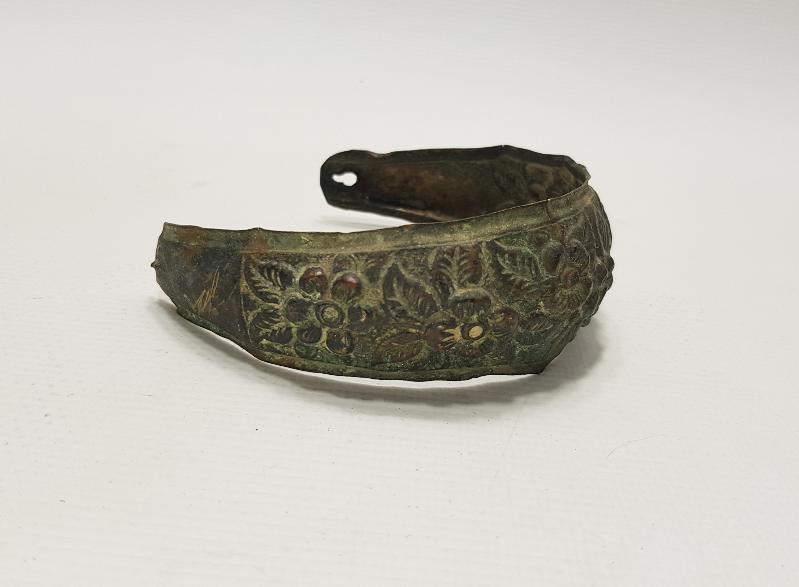 OSMANLI DÖNEMİ FLORAL KABARTMA DESENLİ BİLEZİK 