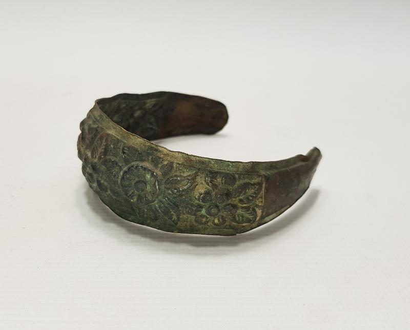 OSMANLI DÖNEMİ FLORAL KABARTMA DESENLİ BİLEZİK 