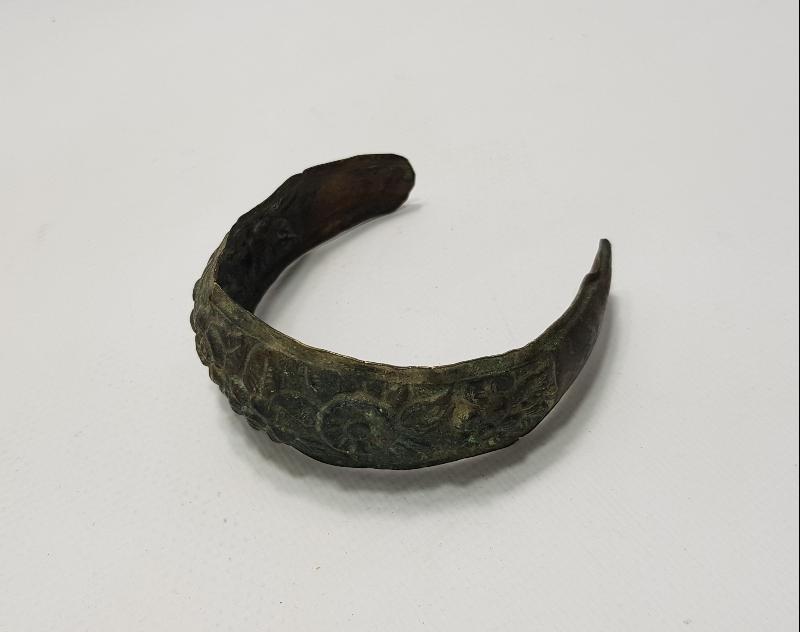 OSMANLI DÖNEMİ FLORAL KABARTMA DESENLİ BİLEZİK 