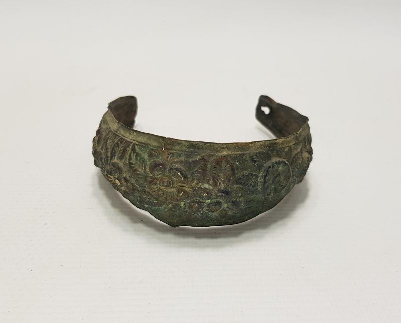 OSMANLI DÖNEMİ FLORAL KABARTMA DESENLİ BİLEZİK 