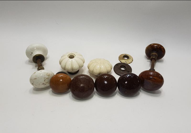 OSMANLI DÖNEMİ PORSELEN KAPI KOLLARI 