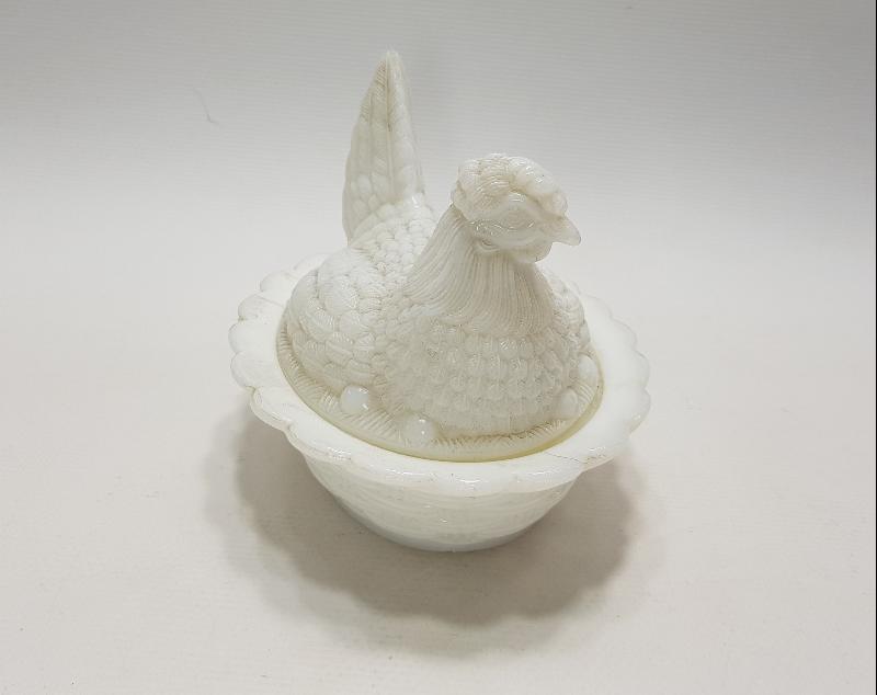 1900'LERDEN YUMURTLAYAN TAVUK TEMALI OPAL ŞEKERLİK 