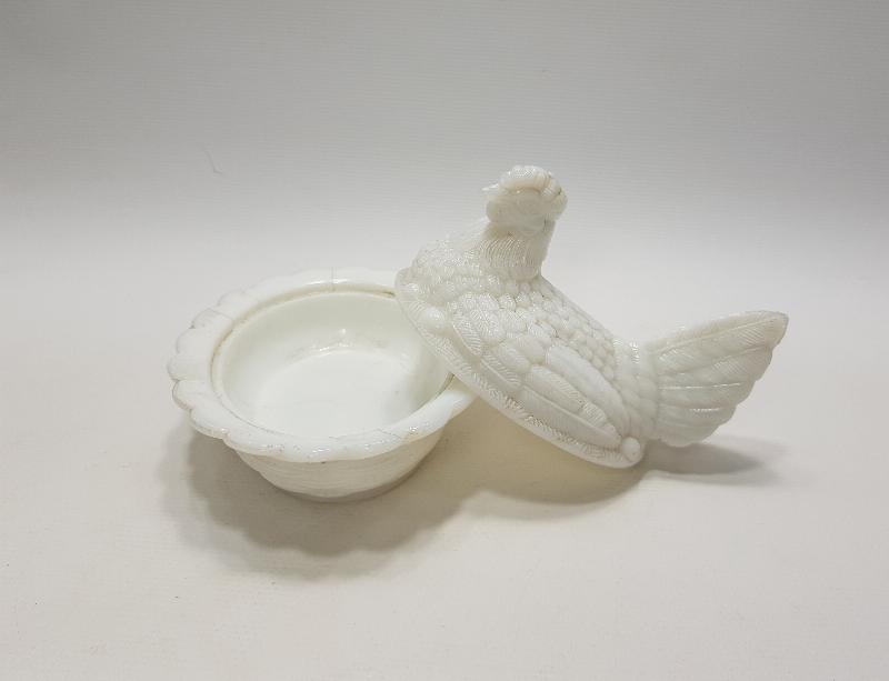 1900'LERDEN YUMURTLAYAN TAVUK TEMALI OPAL ŞEKERLİK 