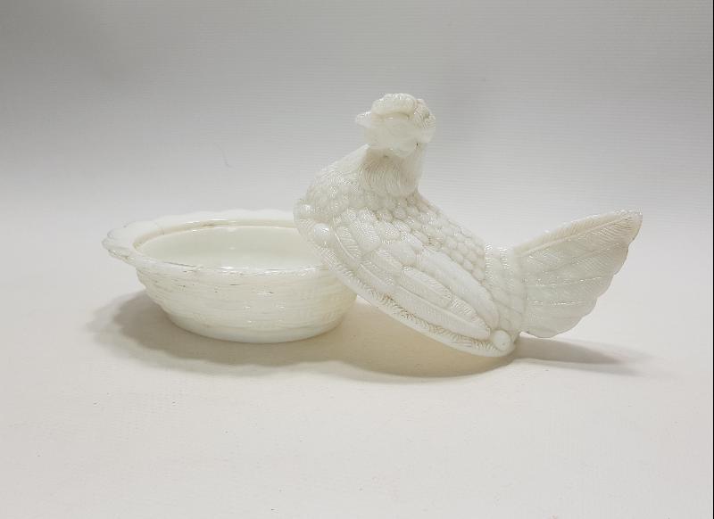 1900'LERDEN YUMURTLAYAN TAVUK TEMALI OPAL ŞEKERLİK 