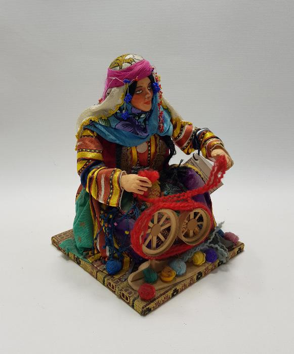 OSMANLI YÜN EĞİREN KADIN TEMALI KİTRE BEBEK