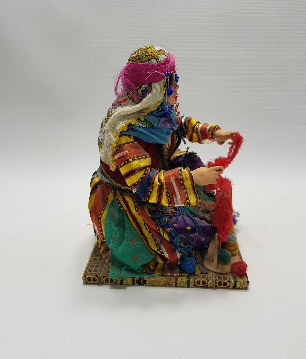 OSMANLI YÜN EĞİREN KADIN TEMALI KİTRE BEBEK