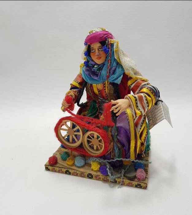 OSMANLI YÜN EĞİREN KADIN TEMALI KİTRE BEBEK