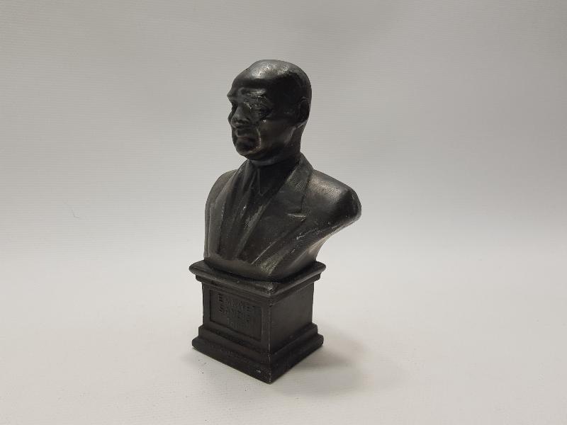 ATATÜRK BÜSTÜ ŞEKLİNDE EMNİYET SANDIĞI KUMBARA